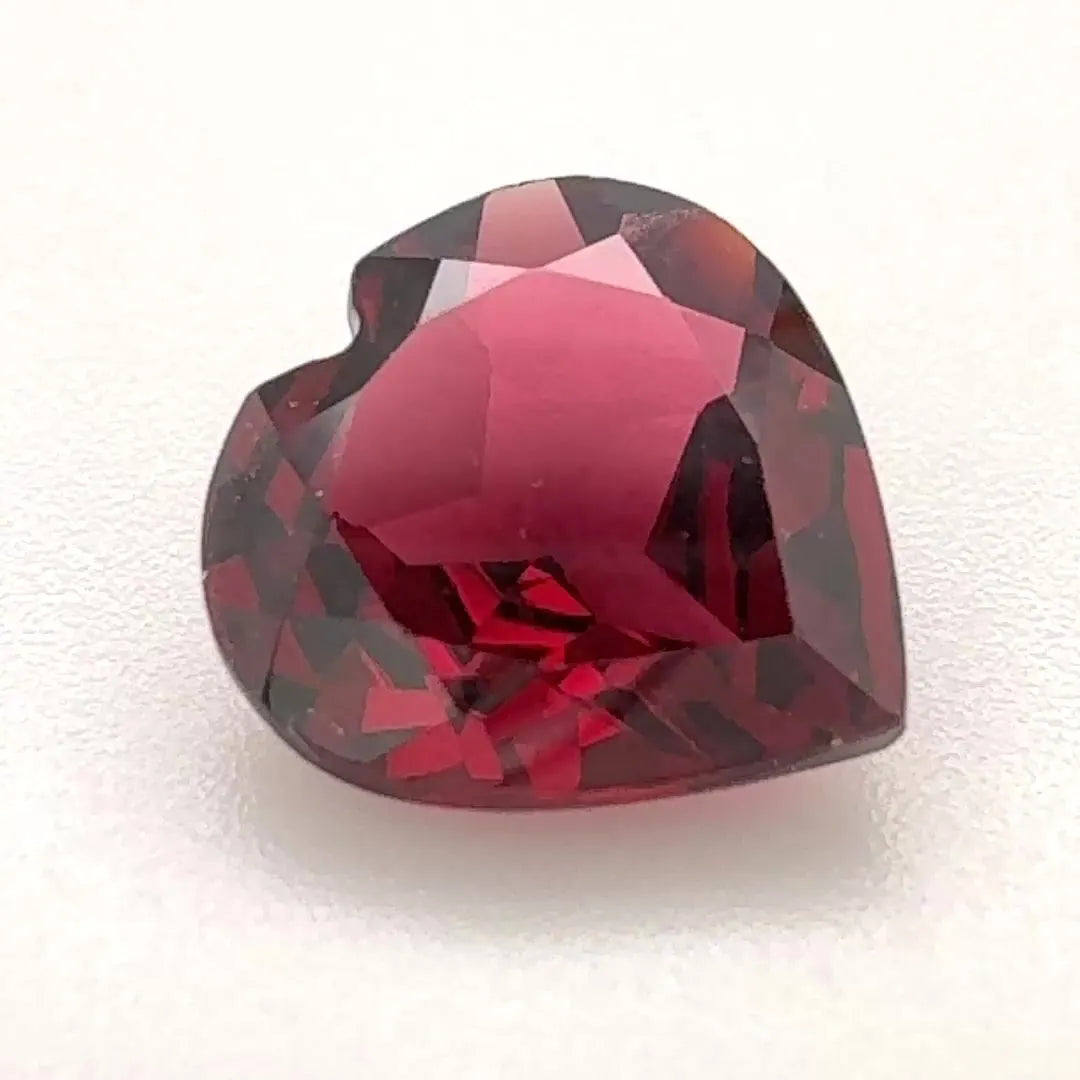 2.31ct Heart Natural Garnet (Colour Red, Clarity Eye Clean, Cut Faceted)